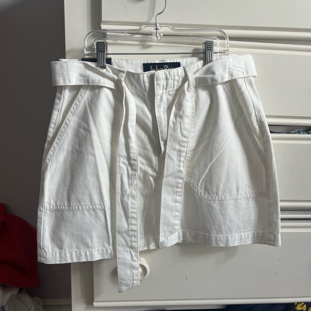 White tied mini cargo skirt